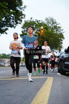 Runner Photo 4195678