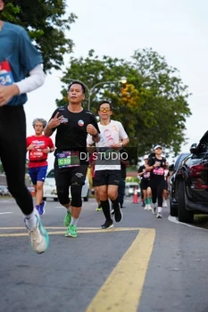 Runner Photo 4195684