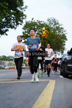 Runner Photo 4195688