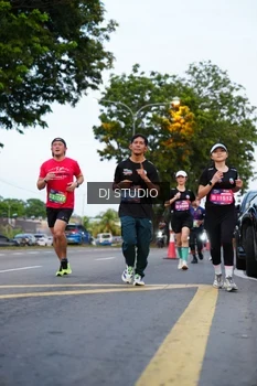 Runner Photo 4195697
