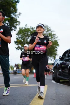Runner Photo 4195708