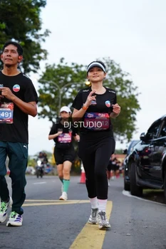 Runner Photo 4195709