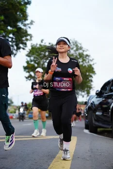 Runner Photo 4195710