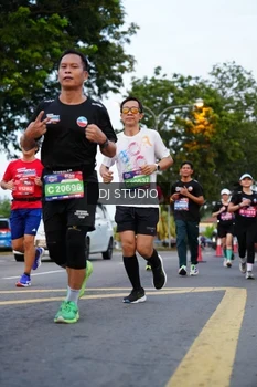 Runner Photo 4195711