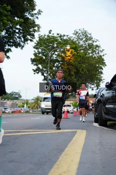 Runner Photo 4195720