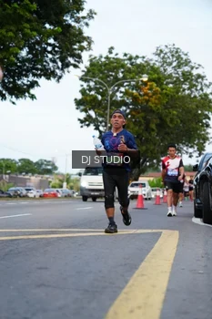 Runner Photo 4195722