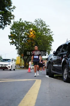 Runner Photo 4195733