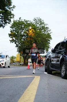 Runner Photo 4195737