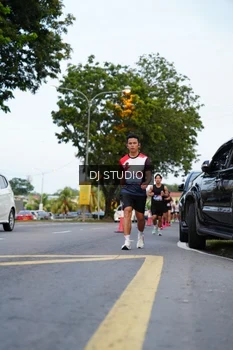 Runner Photo 4195744