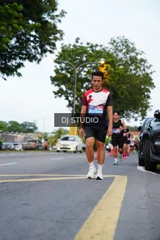 Runner Photo 4195758