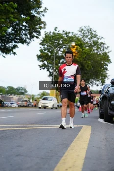 Runner Photo 4195759