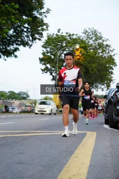 Runner Photo 4195760
