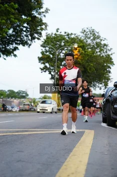 Runner Photo 4195761
