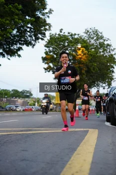 Runner Photo 4195783