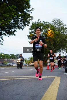 Runner Photo 4195785