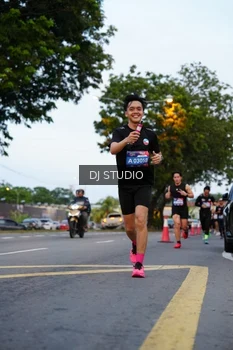 Runner Photo 4195786