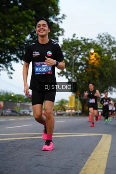 Runner Photo 4195793