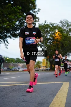Runner Photo 4195794