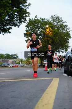 Runner Photo 4195800