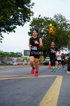 Runner Photo 4195804