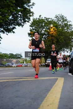 Runner Photo 4195807