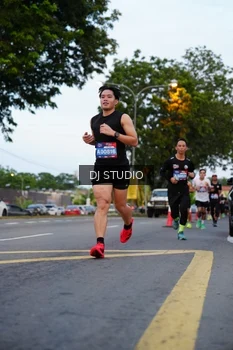 Runner Photo 4195811