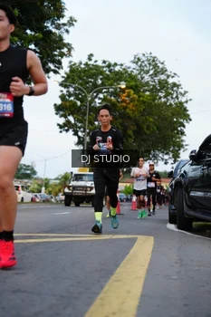 Runner Photo 4195813