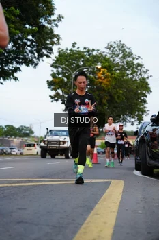 Runner Photo 4195815