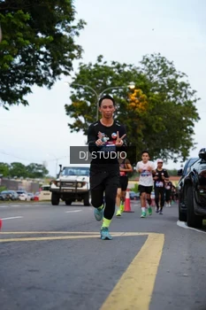 Runner Photo 4195816