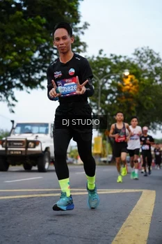Runner Photo 4195826