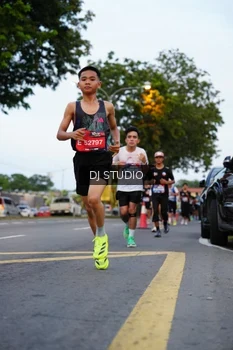 Runner Photo 4195831