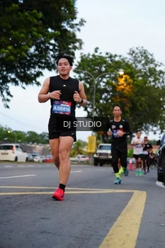 Runner Photo 4195835