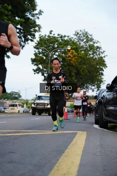 Runner Photo 4195836