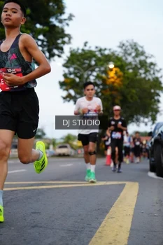 Runner Photo 4195837