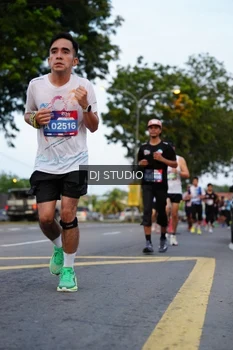 Runner Photo 4195846