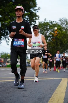 Runner Photo 4195864