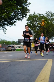 Runner Photo 4195868