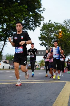 Runner Photo 4195877