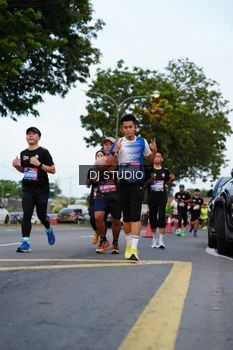 Runner Photo 4195878