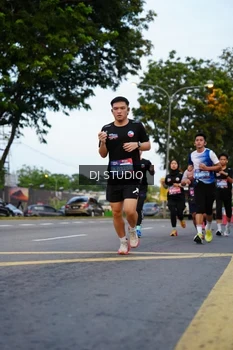 Runner Photo 4195885
