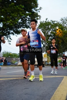 Runner Photo 4195891