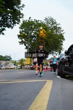 Runner Photo 4195908