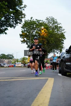 Runner Photo 4195915