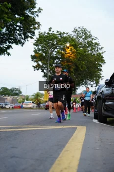 Runner Photo 4195916