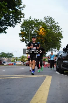 Runner Photo 4195917