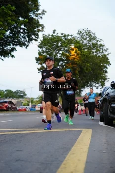 Runner Photo 4195920