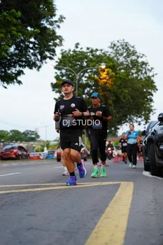 Runner Photo 4195925