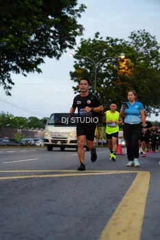 Runner Photo 4195936