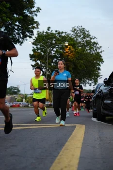 Runner Photo 4195942