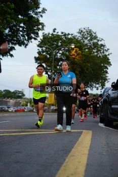 Runner Photo 4195945